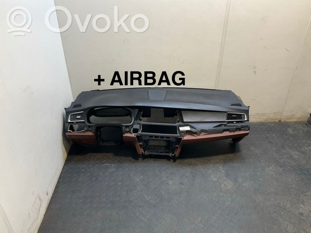 BMW 5 GT F07 Панель 