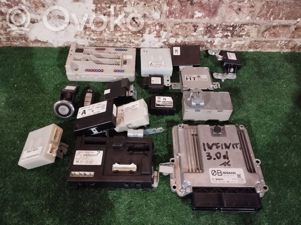 Engine control unit/module   237101BY8D,0281018021,1039S43643