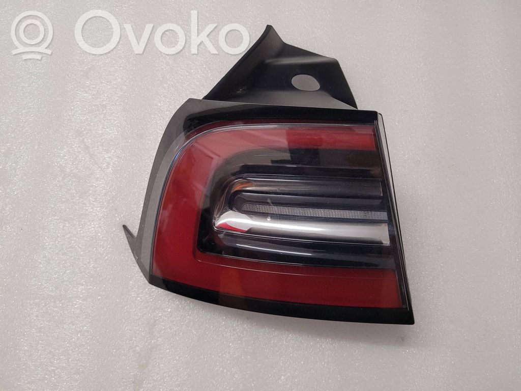 Tesla Model 3 Takavalot 