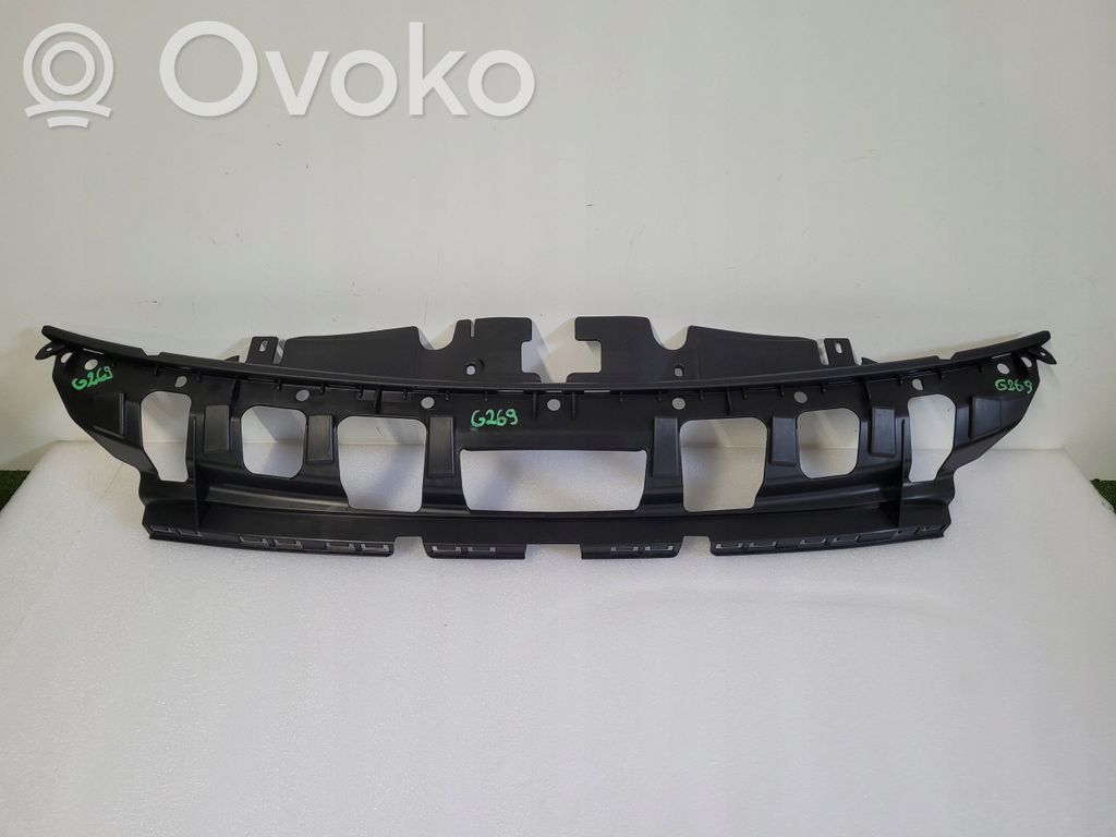 Ford Kuga III Etupuskurin kannake 