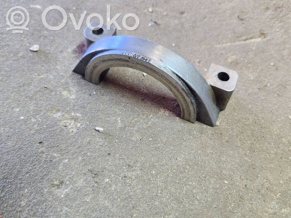 Camshaft holder   1440370