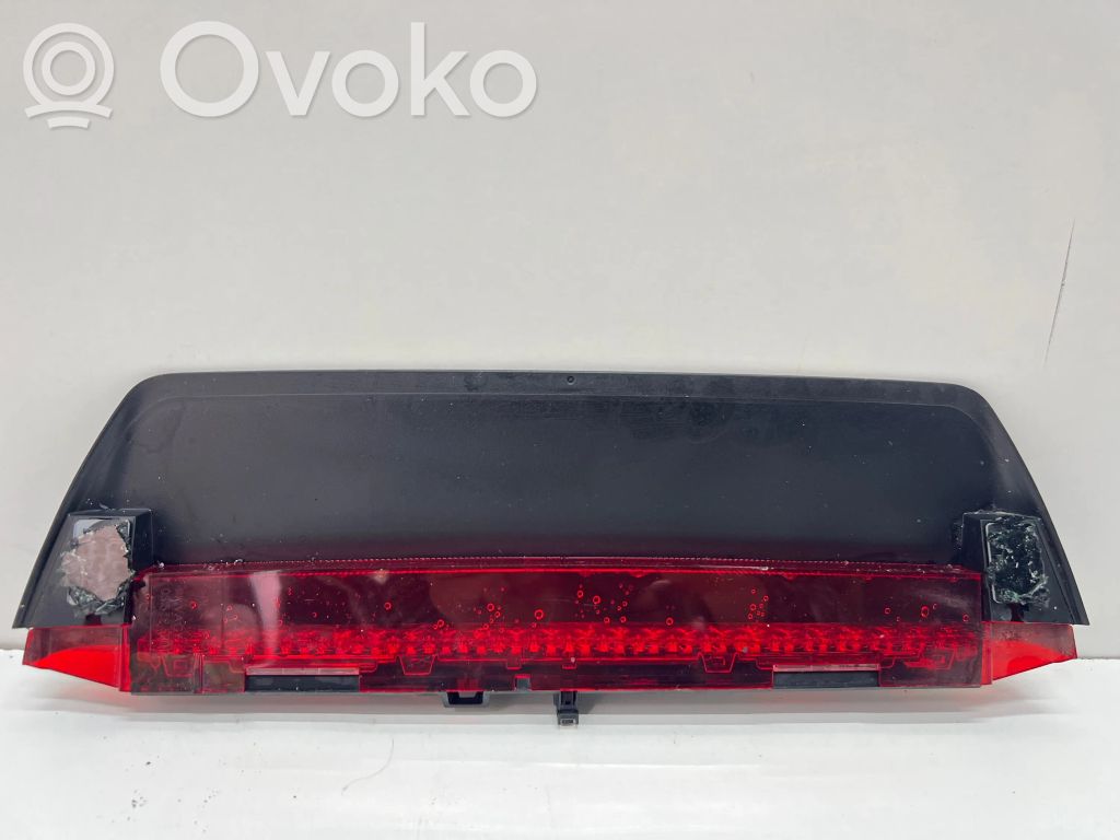 Volkswagen PASSAT B8 Trzecie światło stop 
