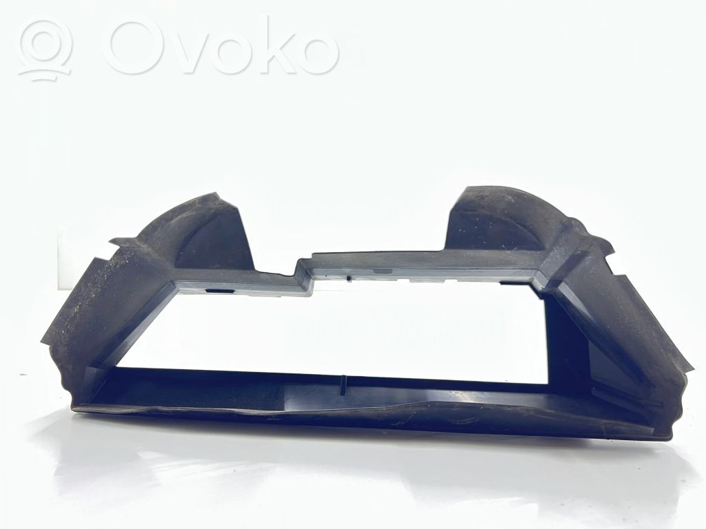 Nissan Micra K14 Radiatoriaus oro nukreipėjas (-ai) 