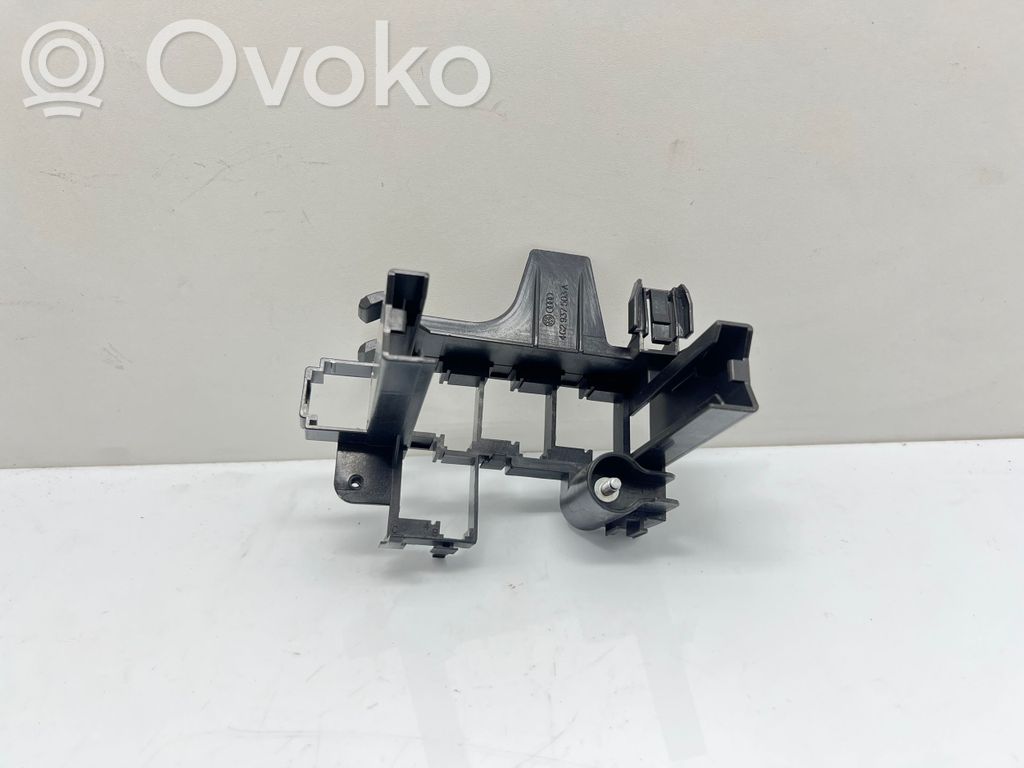 Audi A6 S6 C7 4G Relay mounting block 