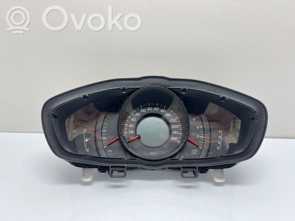 Volvo V40 Speedometer (instrument cluster) 