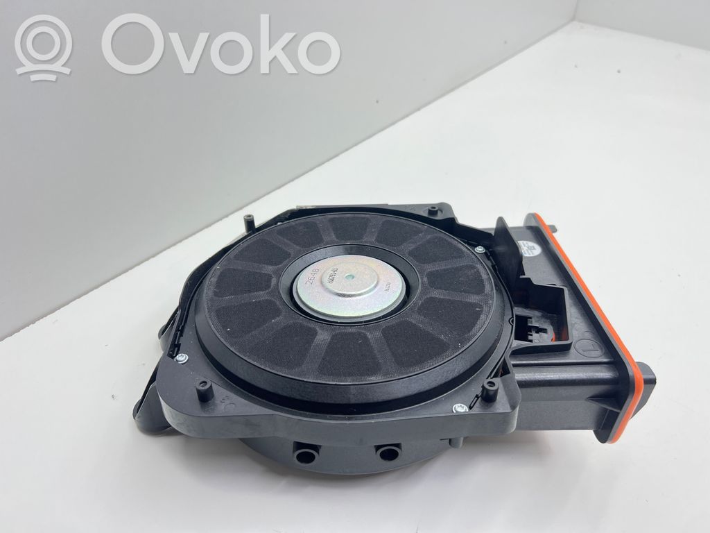 BMW 2 F44 Subwoofer 