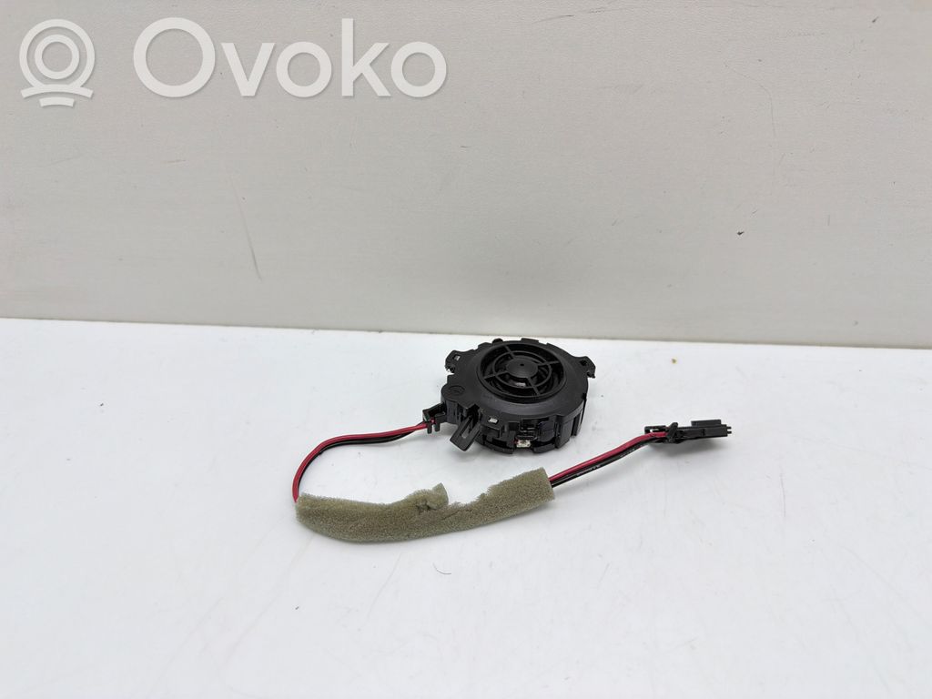 Skoda Octavia Mk4 Aukšto dažnio garsiakalbis (-iai) priekinėse duryse 