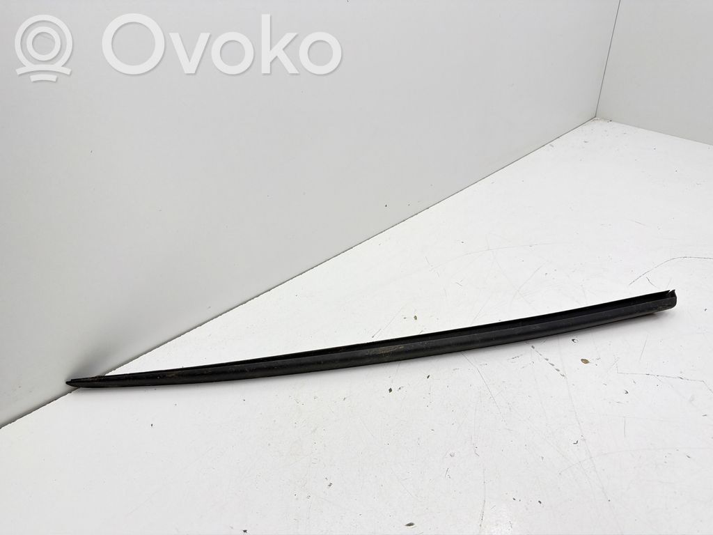Audi A3 8Y Listwa szyby czołowej / przedniej 
