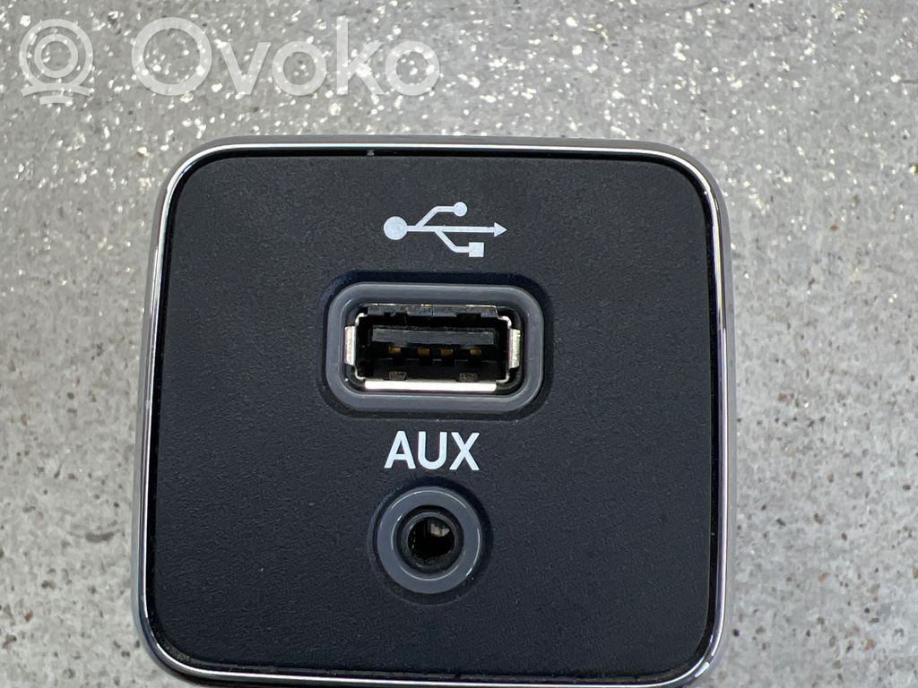 Gniazdo / Złącze USB   53223309,3337303101