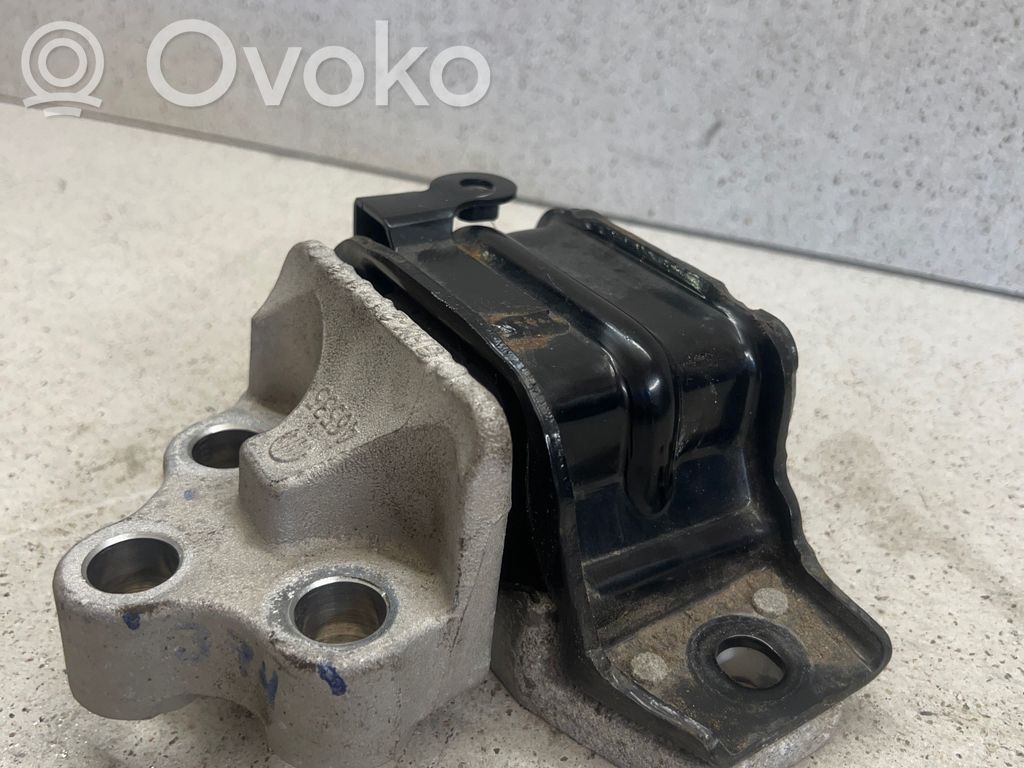 Jeep Compass Engine mount bracket 