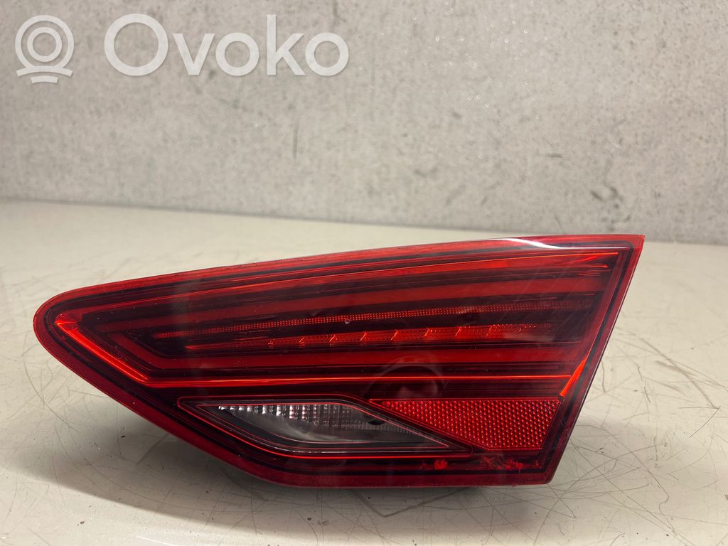 Seat Leon (5F) Aizmugurējais lukturis pārsegā 