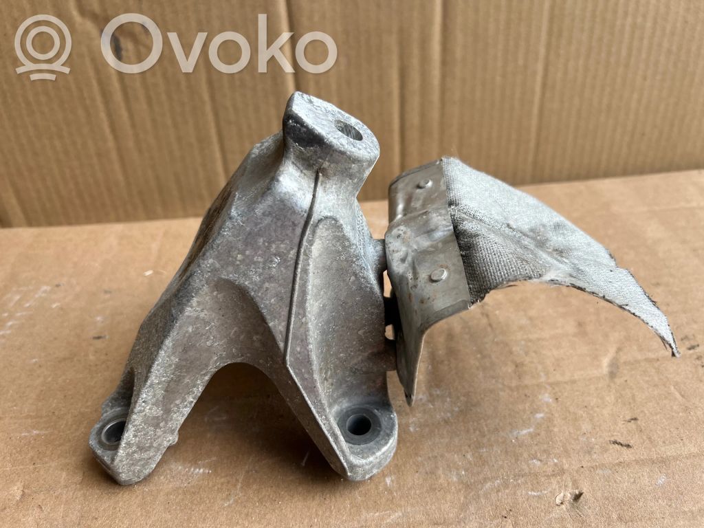 Engine mounting bracket   8W0199307H