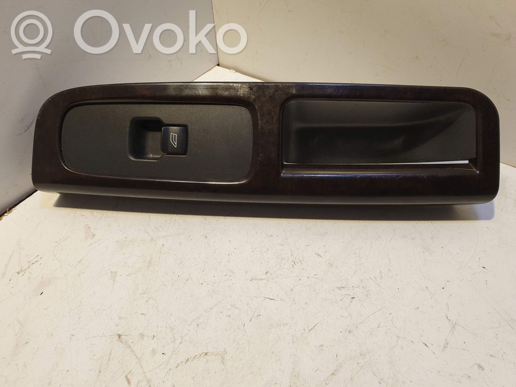 Electric window control switch   8679670