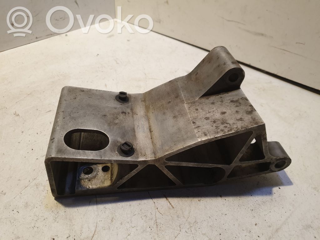 Engine mounting bracket   17130,08666262