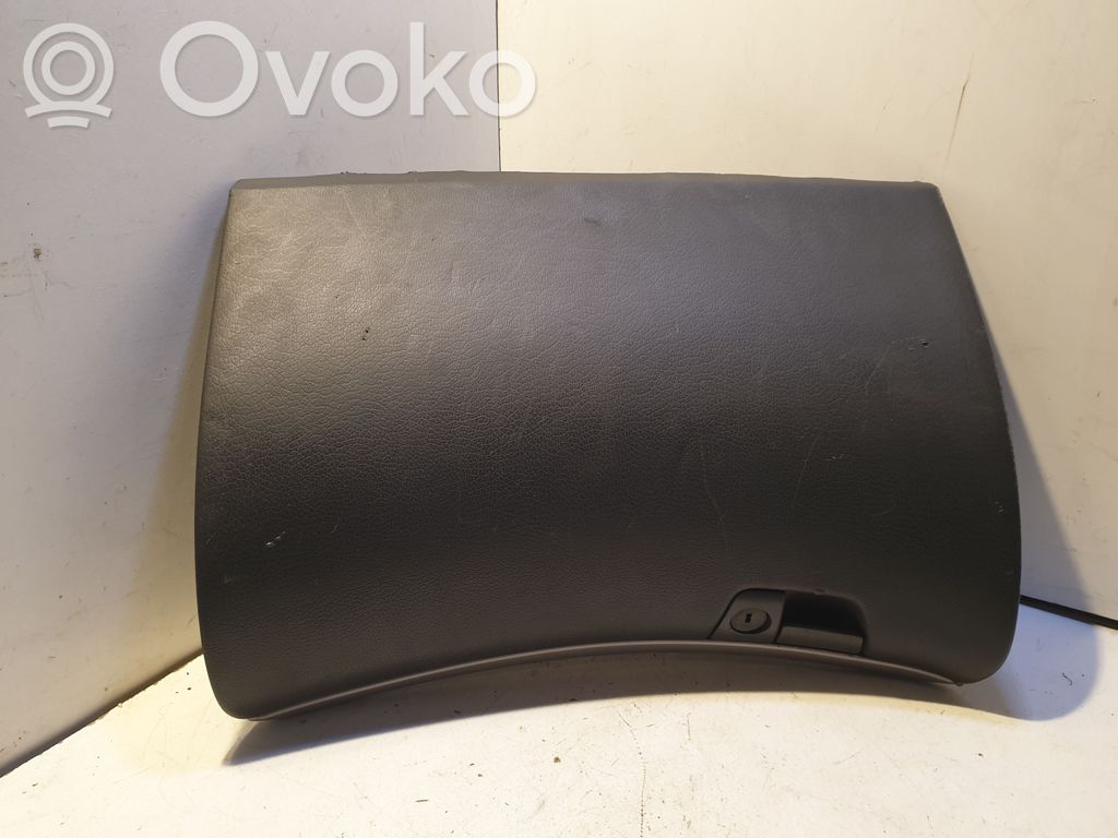 Volvo V70 Tapa/cubierta de la guantera 
