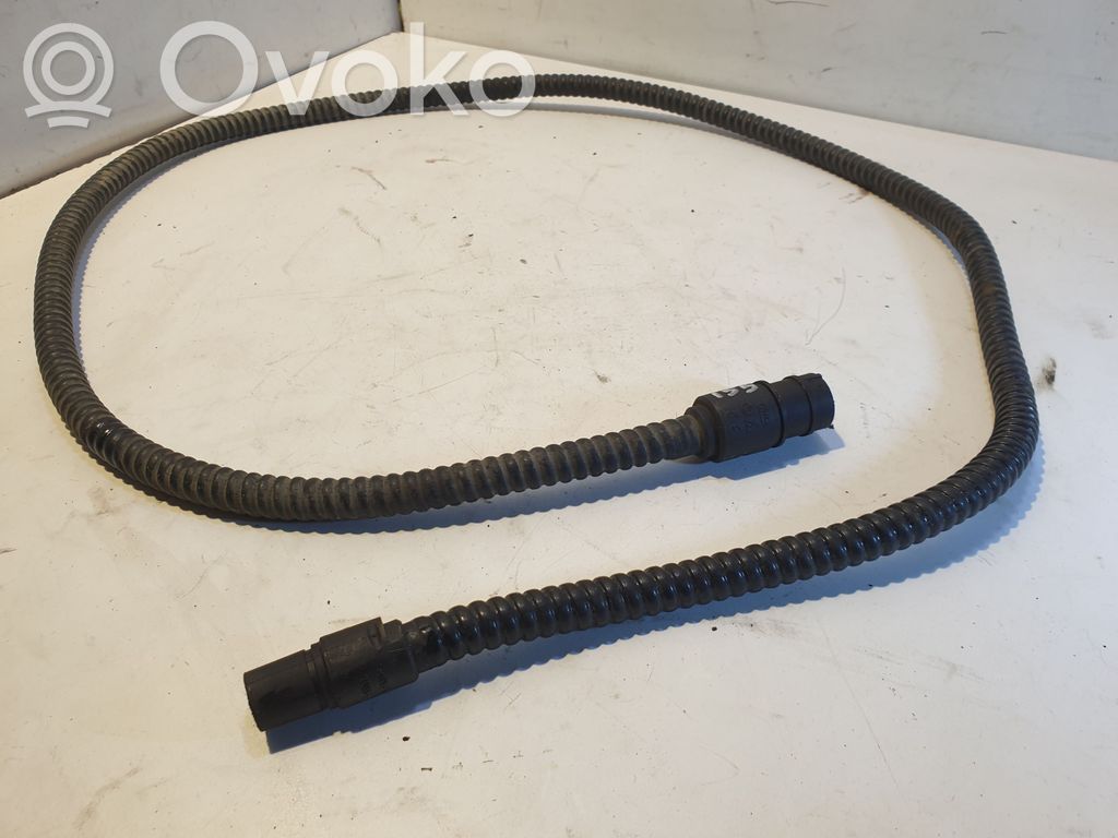 Volvo V70 Electric engine pre-heating system (optional) 