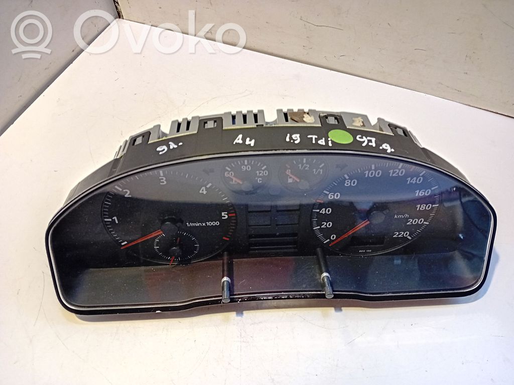 Audi A4 S4 B5 8D Speedometer (instrument cluster) 