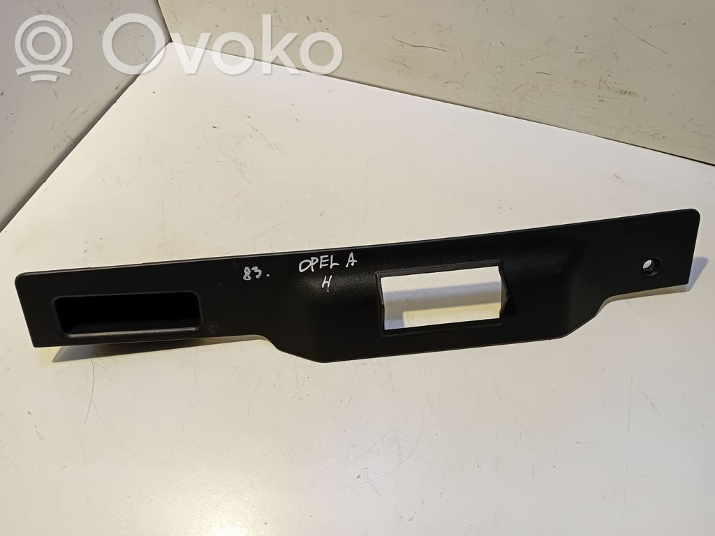 Opel Astra H Mască încuietoare/bază portbagaj 