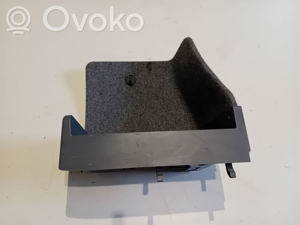 BMW 3 E90 E91 Kita bagažinės apdailos detalė 