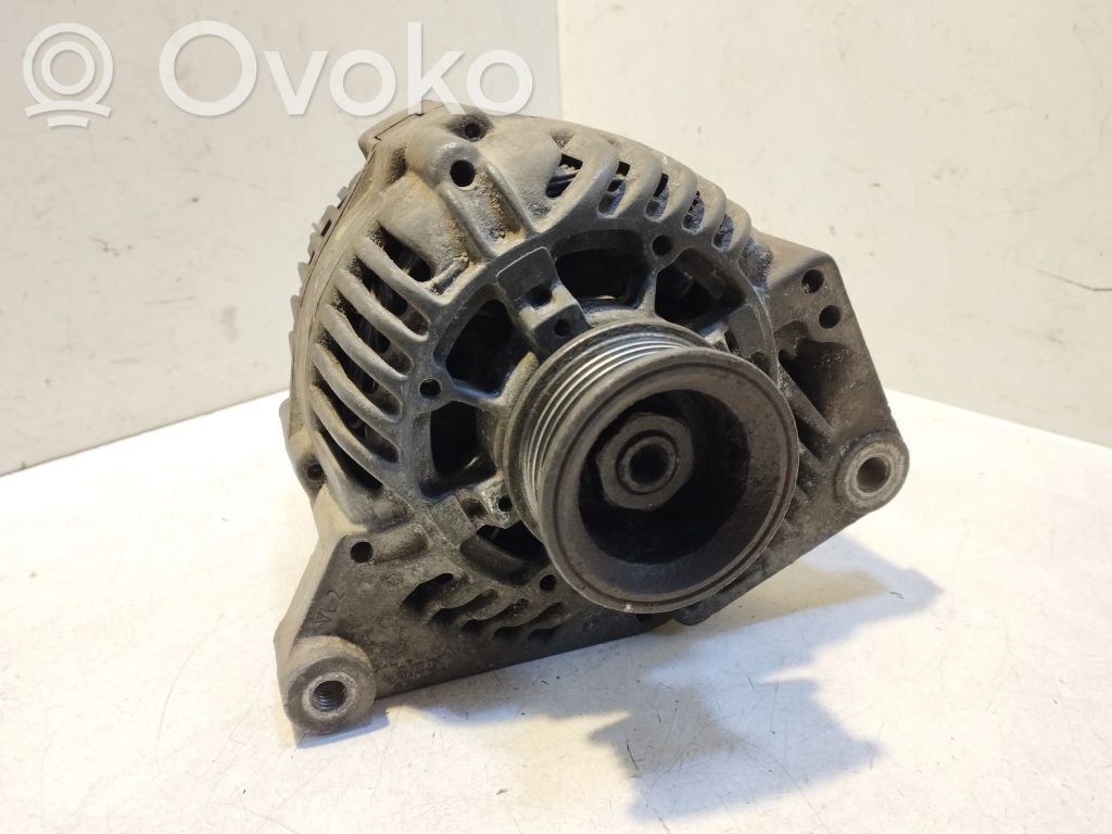 Volkswagen PASSAT B5 Alternador 