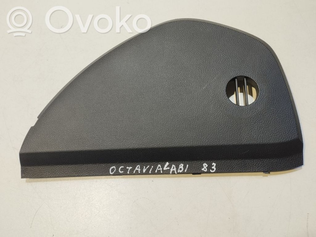 Panelės apdailos skydas (šoninis)   1Z0857504