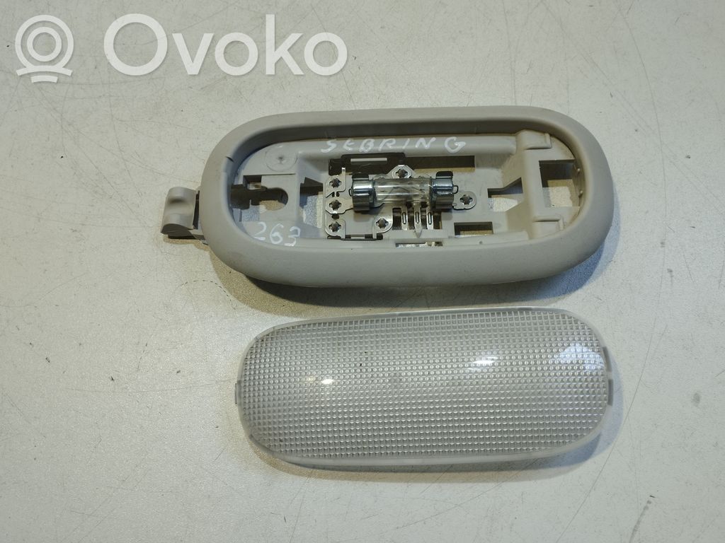 Chrysler Sebring (JS) Takaistuimen valo 