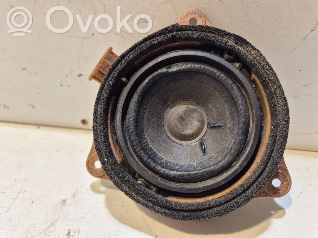 Audi A6 S6 C6 4F Etuoven kaiutin 