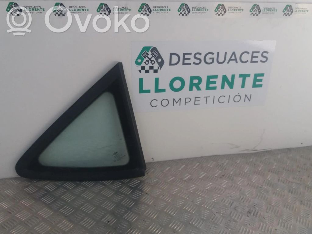 Vidrio lateral trasero