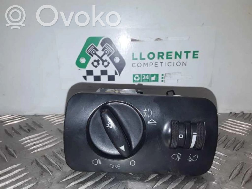 Interruptor de luz   8L1941531E