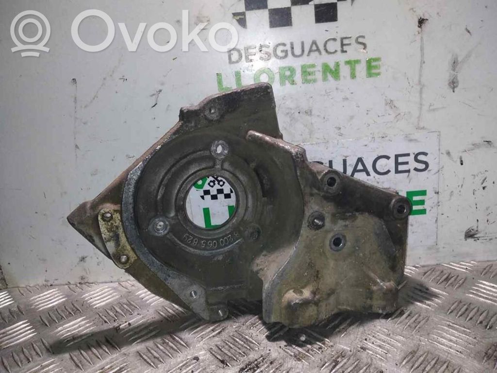 Renault Kangoo I Uchwyt / Mocowanie pompy paliwa 