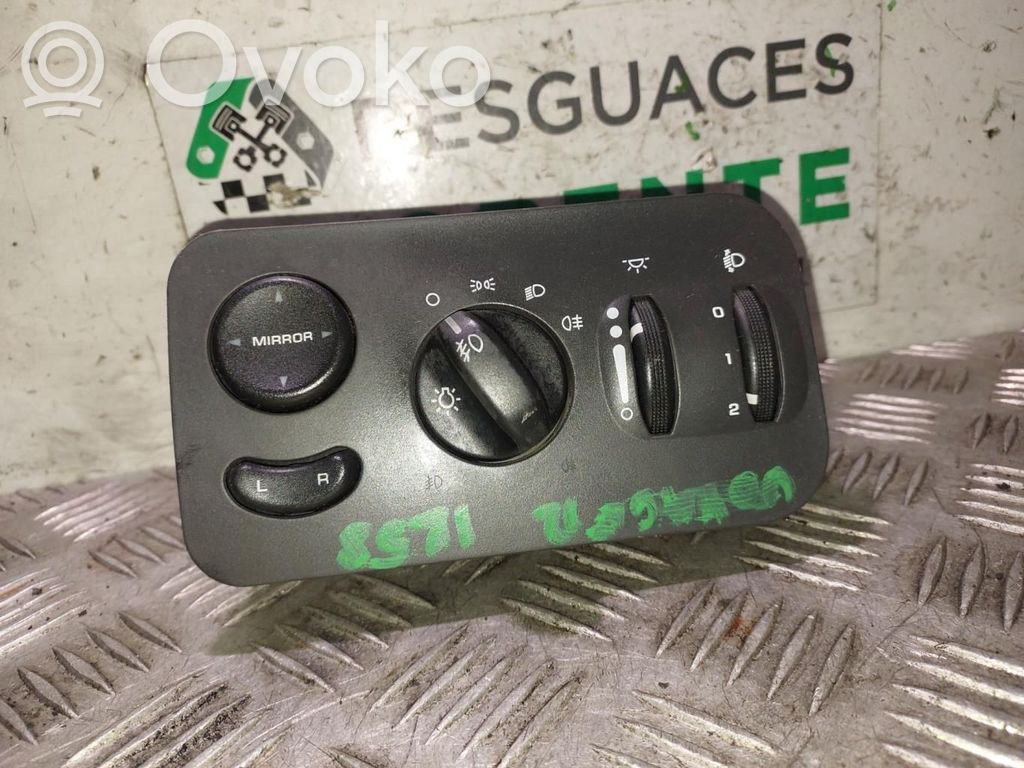 Interruptor de luz   0YD111DVAE