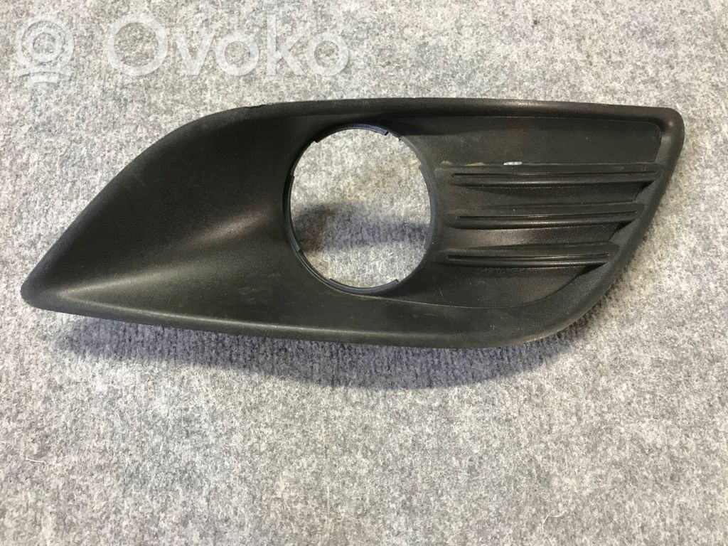 Ford Focus Etusumuvalon ritilä 