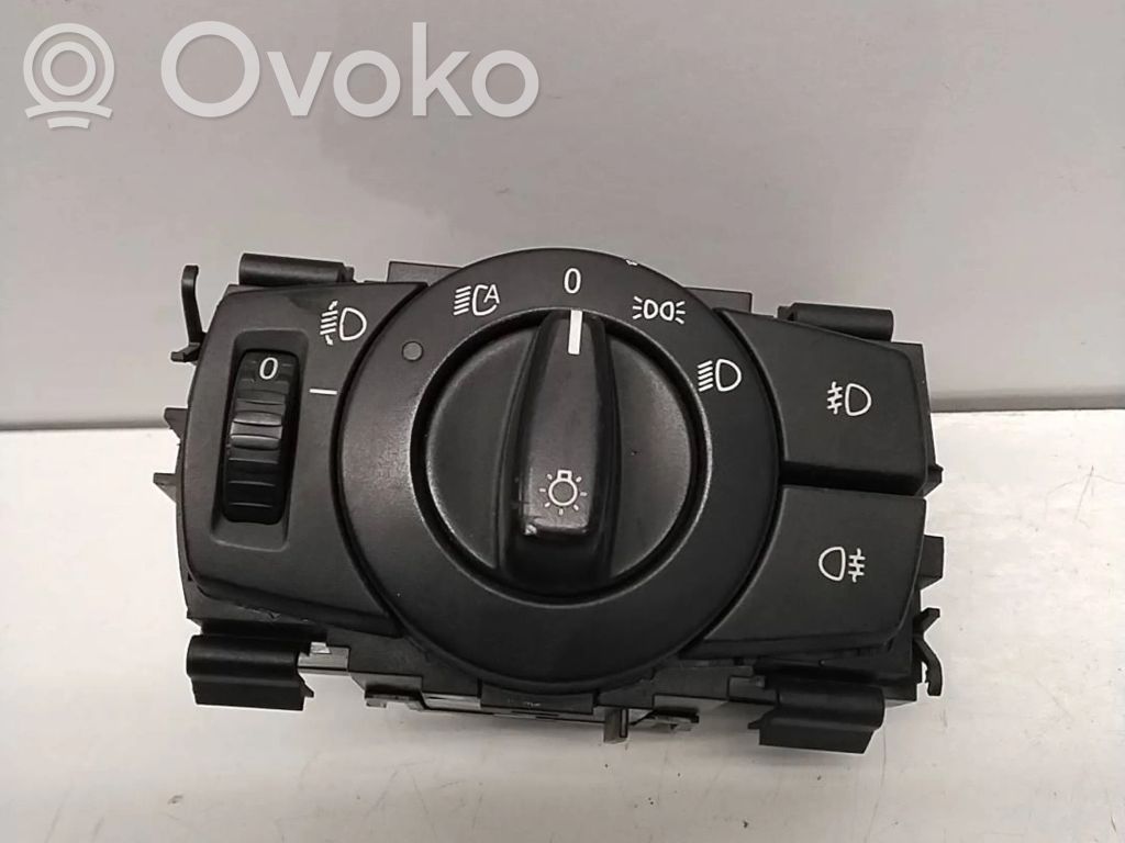Light switch   693279203
