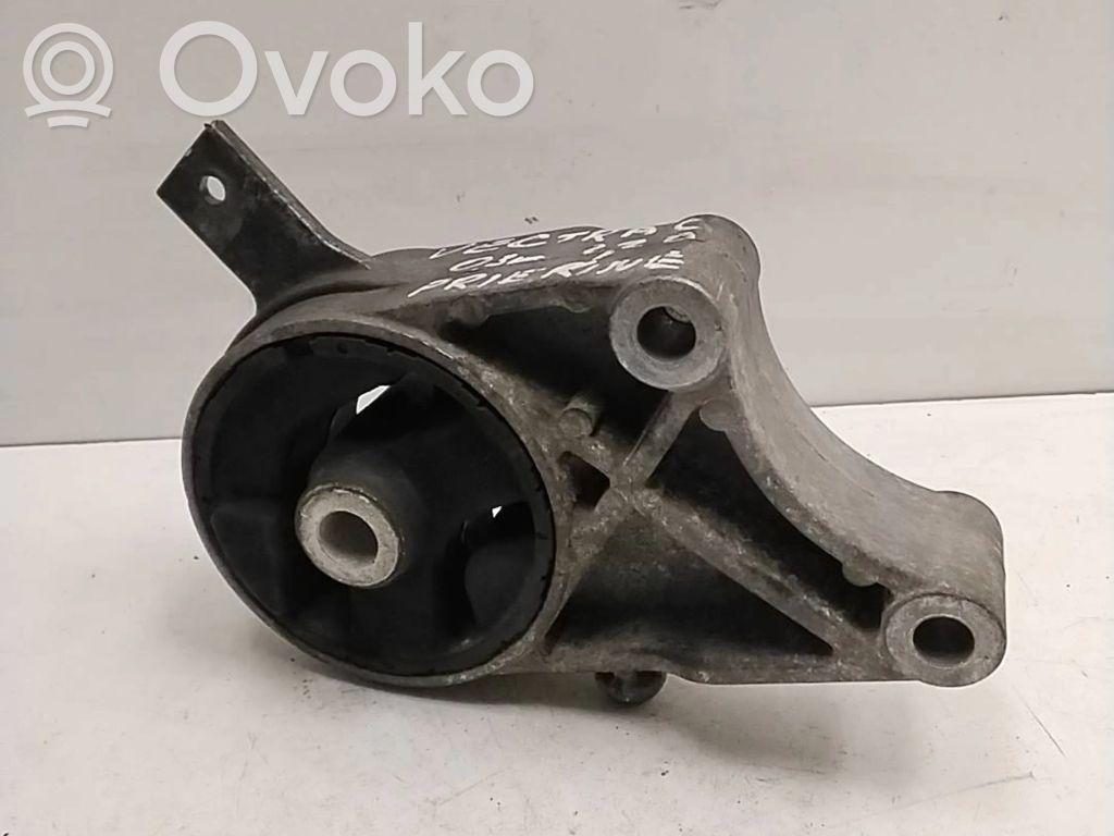 Opel Vectra C Engine mount bracket 