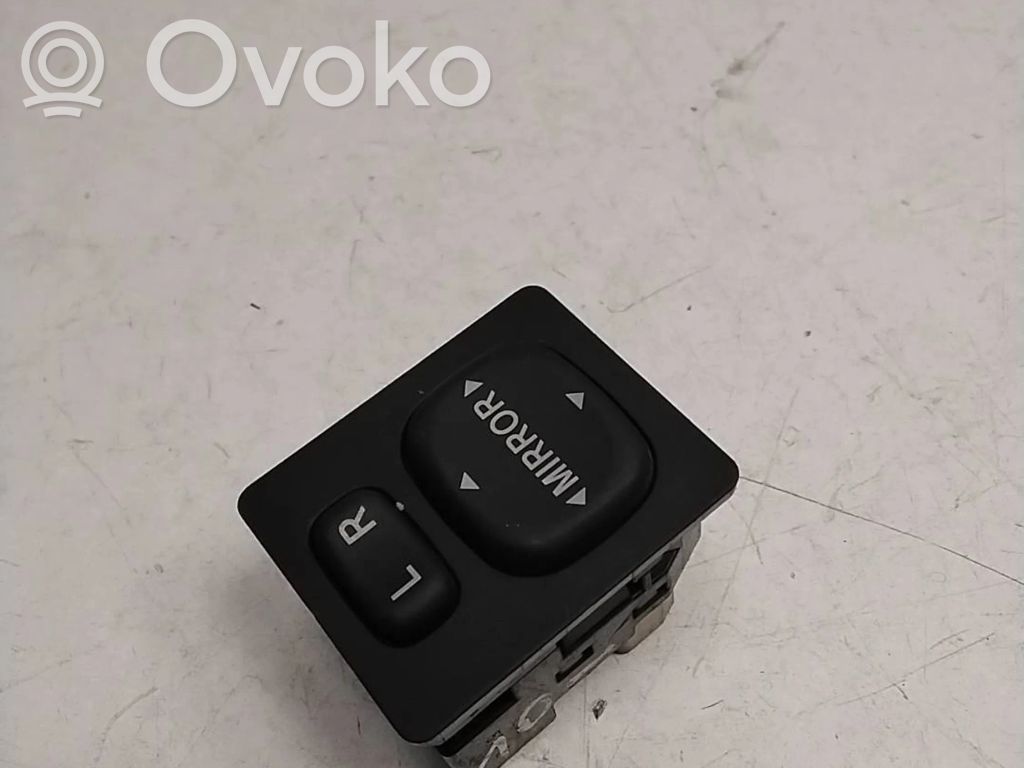 Toyota Prius (XW30) Wing mirror switch 