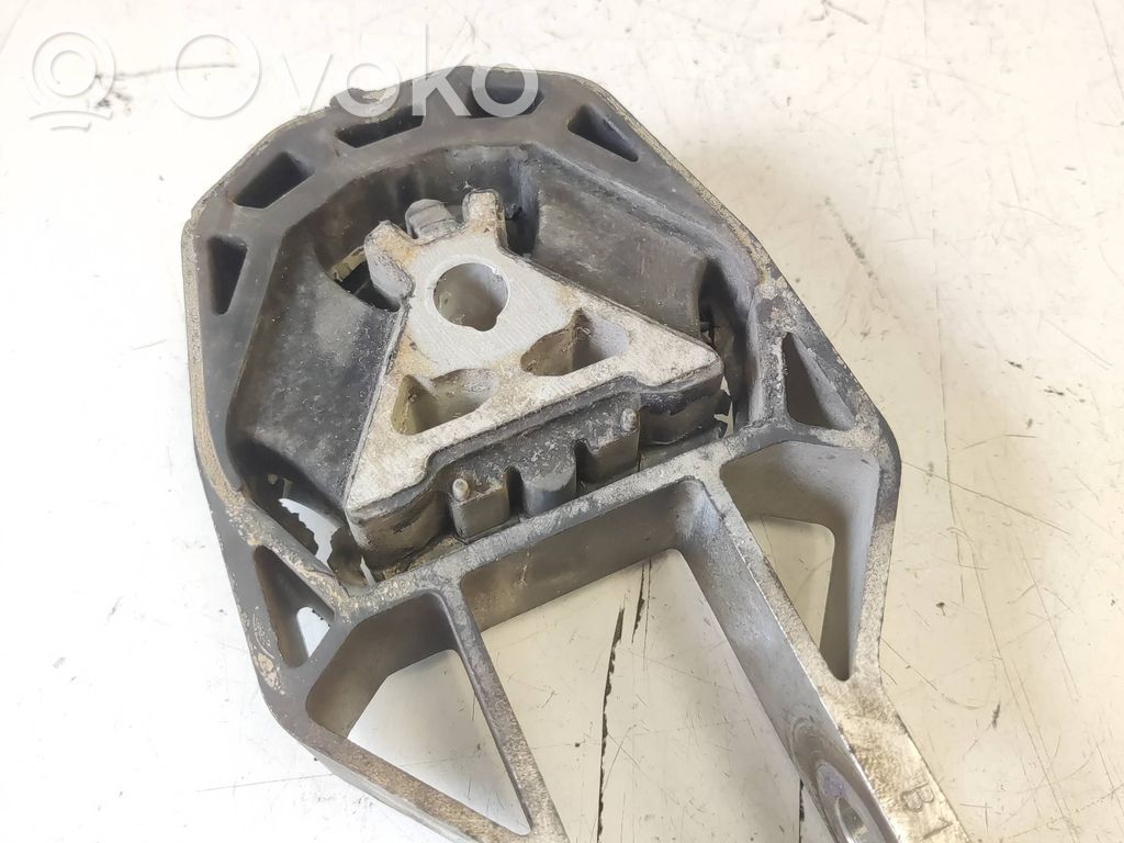 Ford Focus Engine mount bracket 
