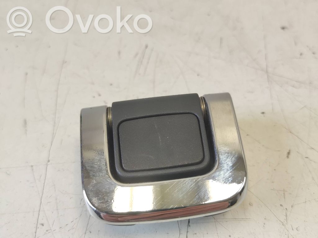 Peugeot 508 RXH Tie down hook / loop 
