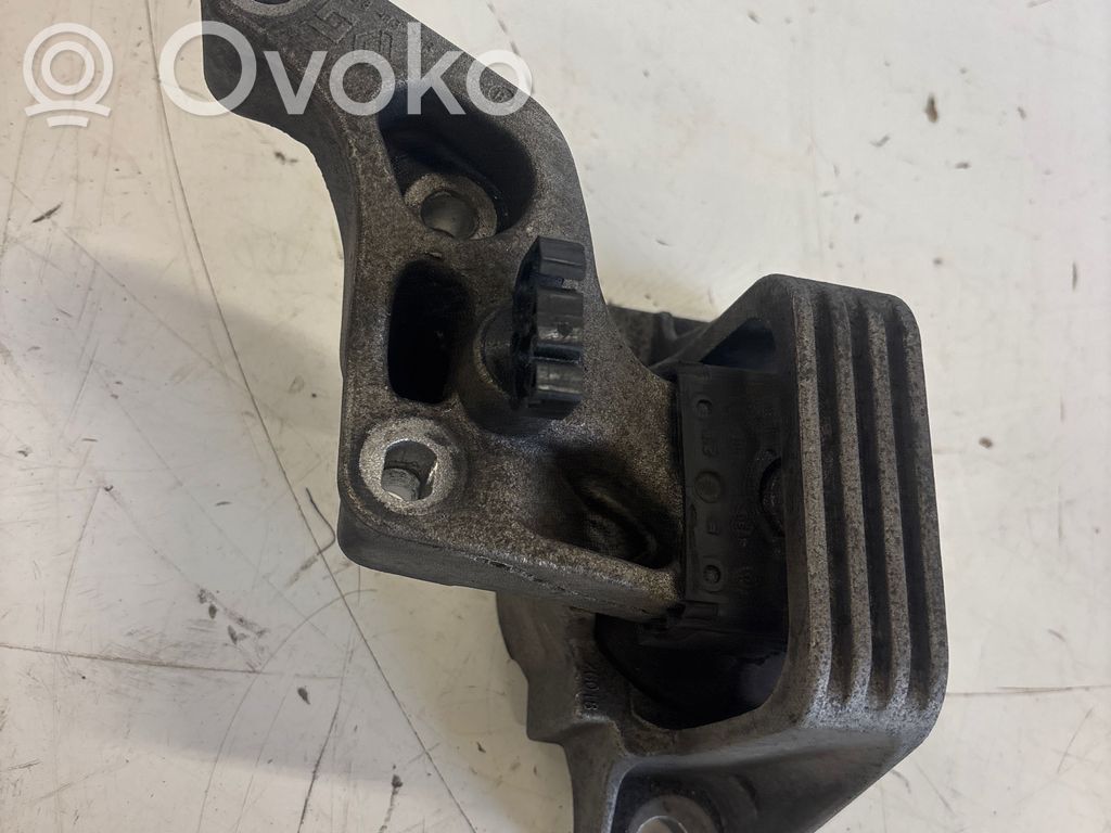 Renault Megane III Engine mount bracket 