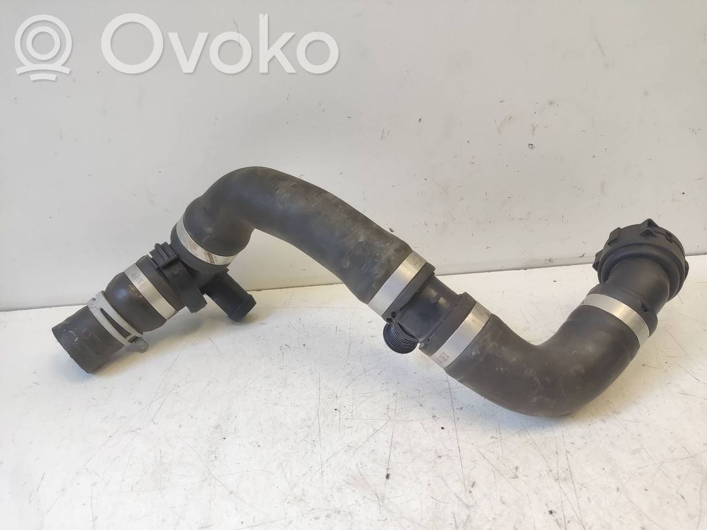 Volvo V60 Engine coolant pipe/hose 