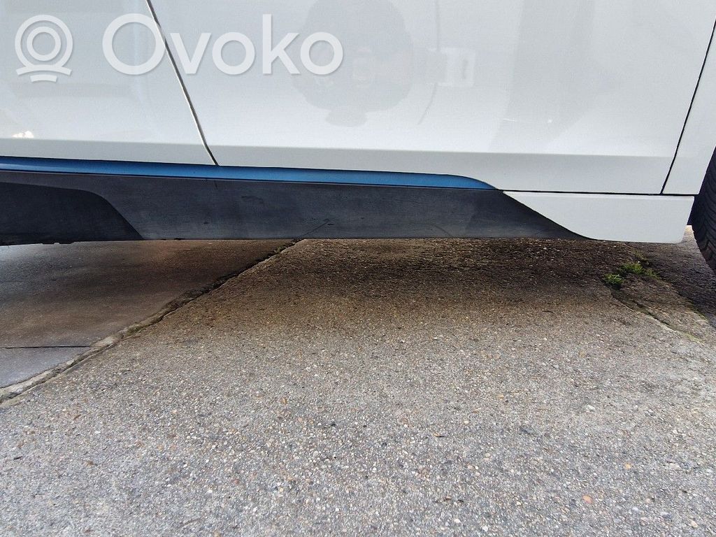 BMW i3 Slenkstis 