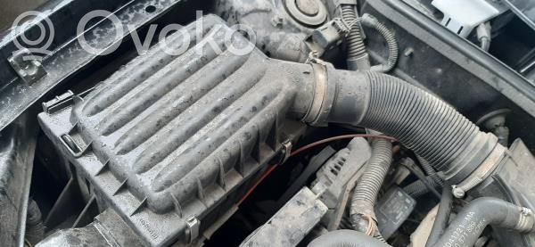 Opel Corsa B Gaisa filtra kaste 