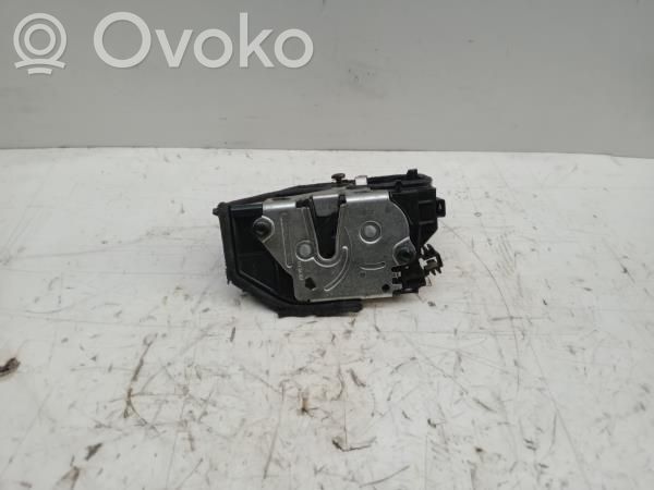 Rear door lock   7167075