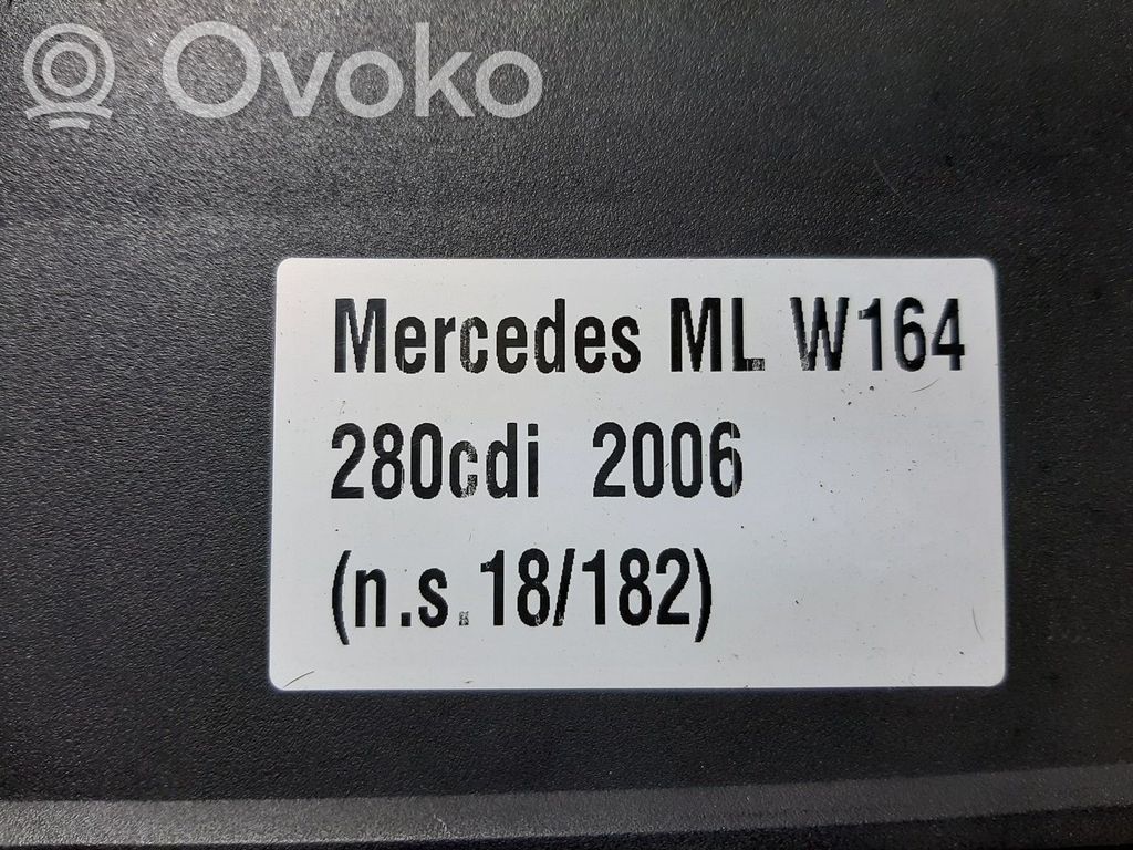 Mercedes-Benz ML W164 CD/DVD-vaihdin 