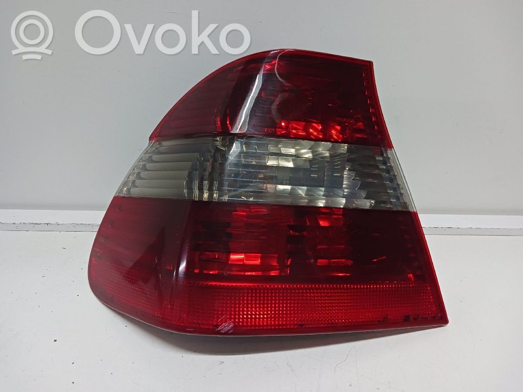 BMW 3 E46 Galinis žibintas dangtyje 
