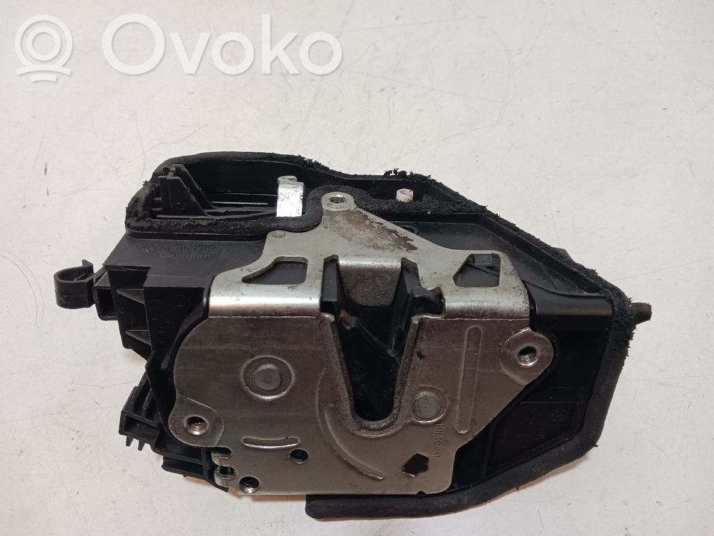 Priekšpusē slēdzene   7202146,5PINOS,A053702