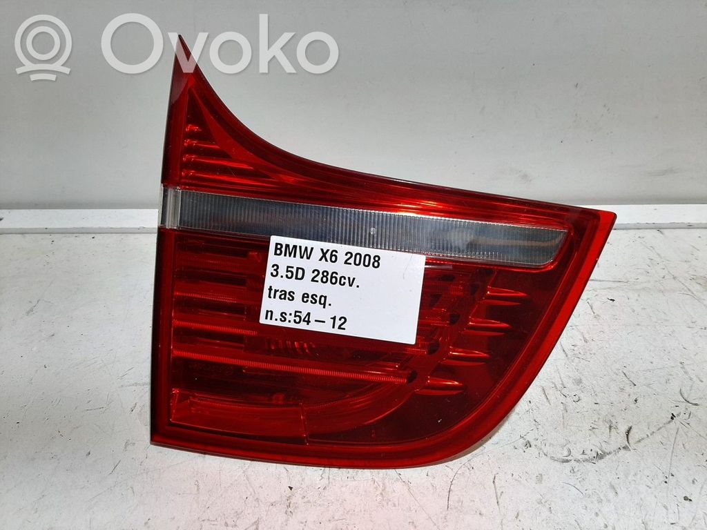 Tailgate rear/tail lights