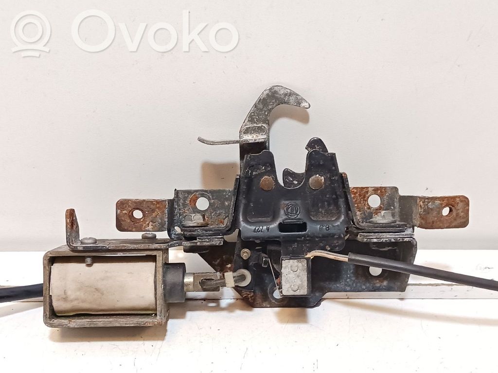 Engine bonnet/hood lock/latch loop/hook