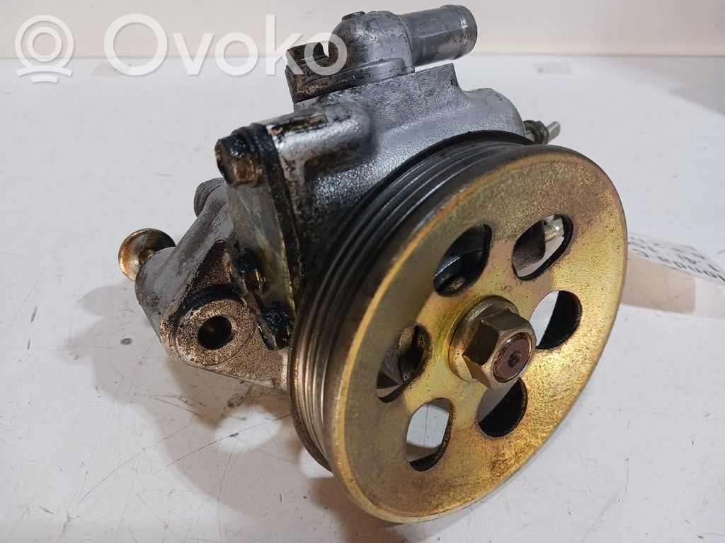 Ohjaustehostimen pumppu   100518T