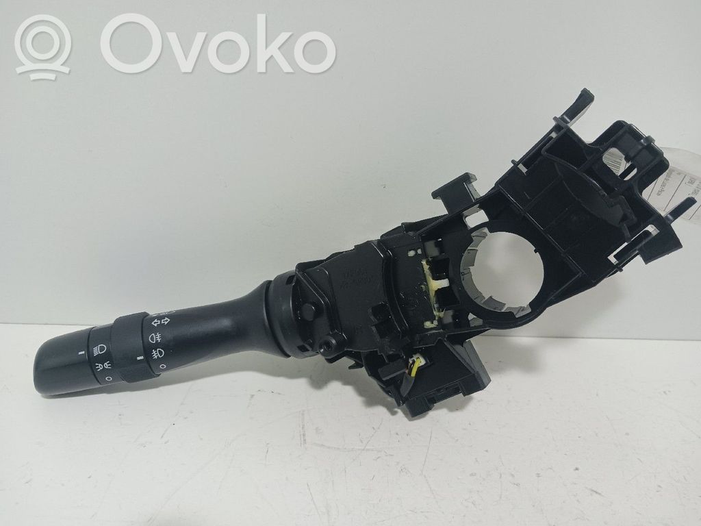 Toyota Yaris Commodo, commande essuie-glace/phare 