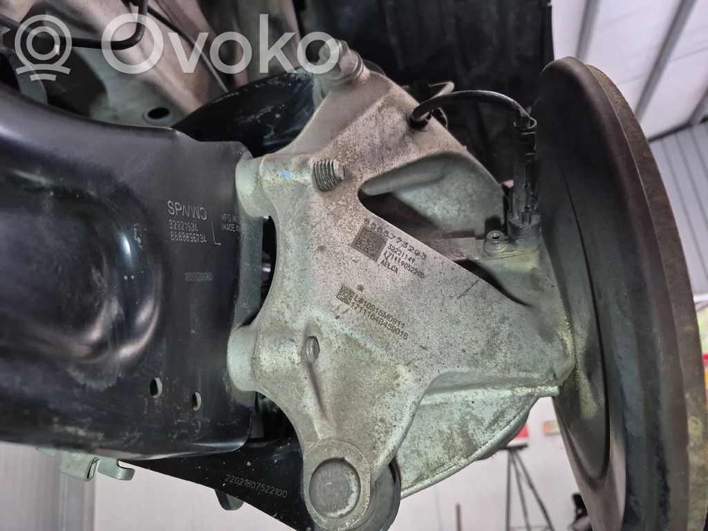 Volvo XC40 Mangueta de dirección de rueda trasera 